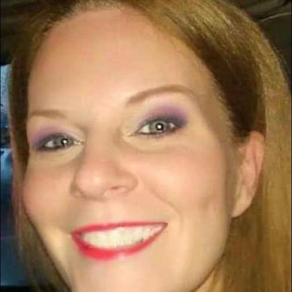 Meet your Posher, Stephanie - Picture 1 of 1